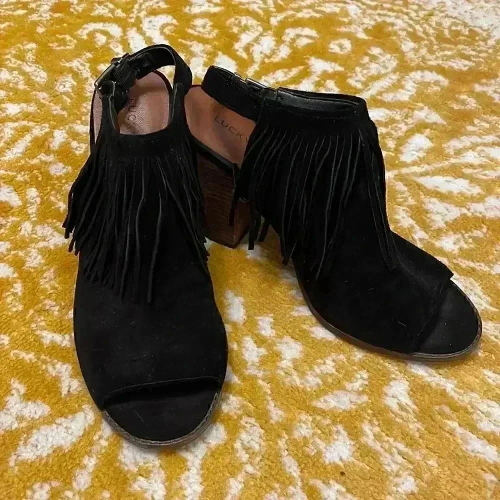 lucky brand adjustable fringe suede open toe block heel 8.5